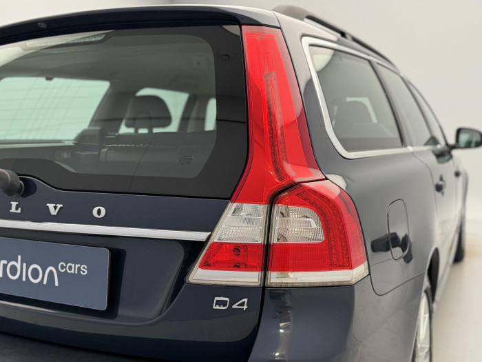 Volvo V70 D4 MOMENTUM CZ 1.maj 2.0 d Momentum