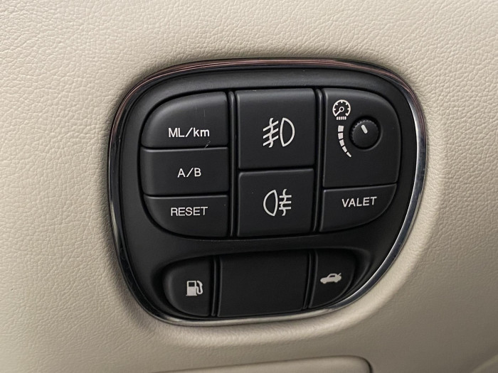 Jaguar XJ 4.2 V8 L EXECUTIVE AUT 1.maj 4.2 V8 Executive