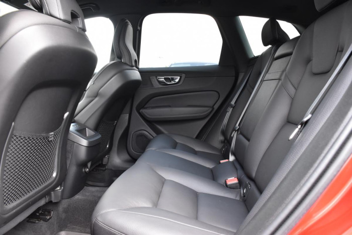 Volvo XC60 B5 AWD R-Design AUT 1.maj.