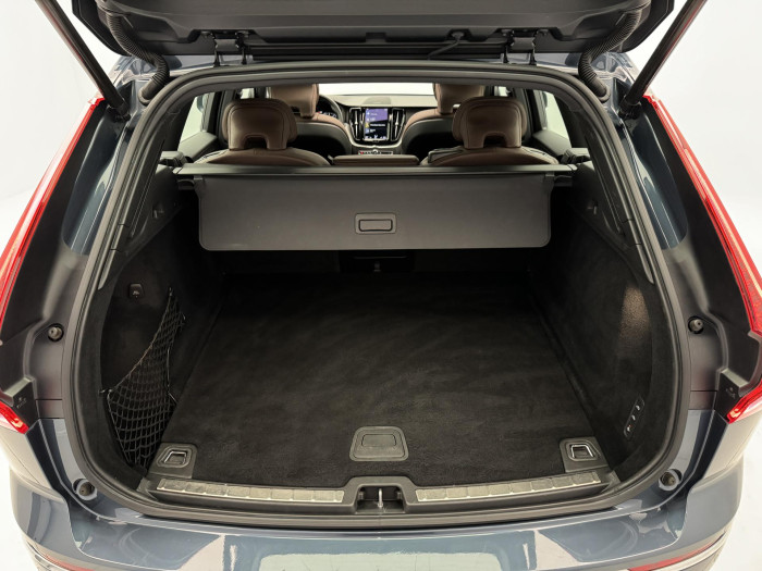 Volvo XC60 B4 AWD INSCRIPTION REZERVACE