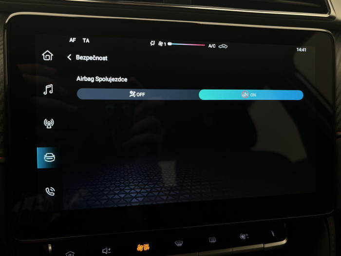 MG ZS 1.5 ESSENTIAL PLUS CZ