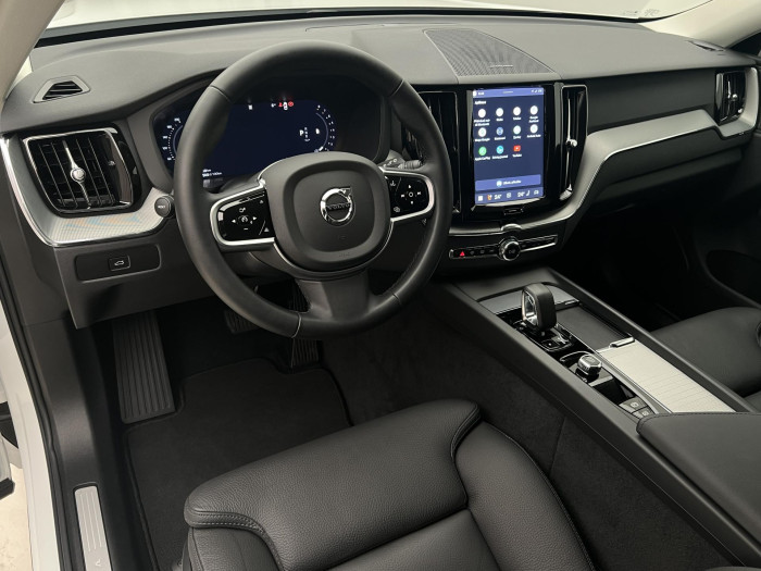 Volvo XC60 B5 AWD PLUS DARK AUT 1.maj.