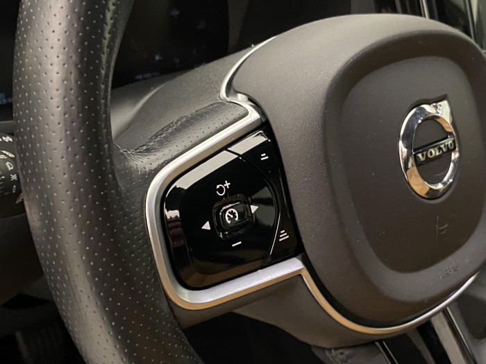 Volvo V60 D3 MOMENTUM NAVIGACE REZERVACE 2.0 d Momentum
