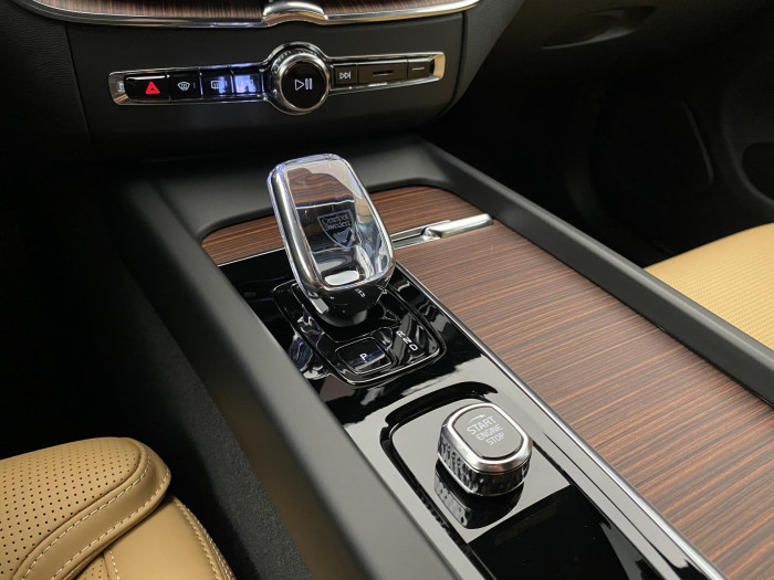 Volvo XC60 B5 AWD AUT DARK PLUS