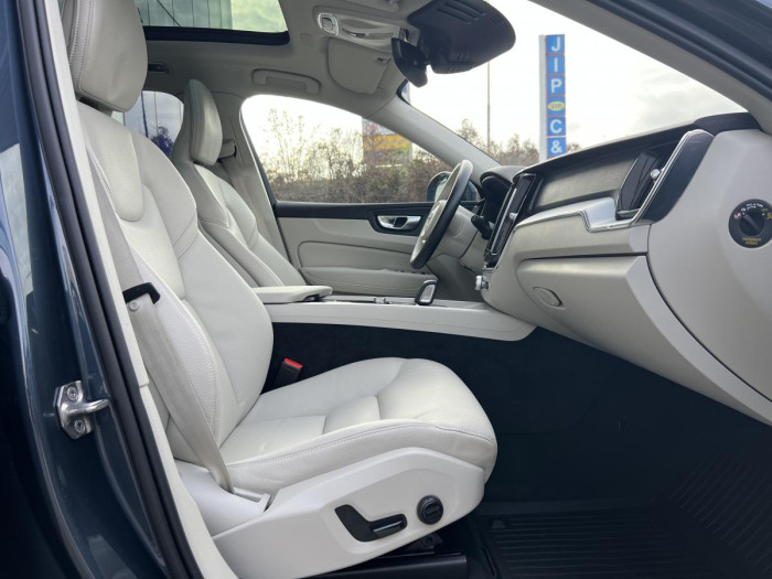 Volvo XC60 B4 MOMENTUM Aut 1.maj. 2.0 Momentum