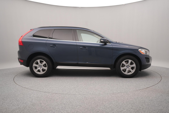 Volvo XC60 D5 AWD MOMENTUM AUT CZ 2.4 d Momentum