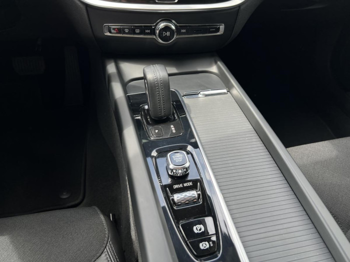 Volvo V60 CROSS COUNTRY B4 AWD Aut 1.maj