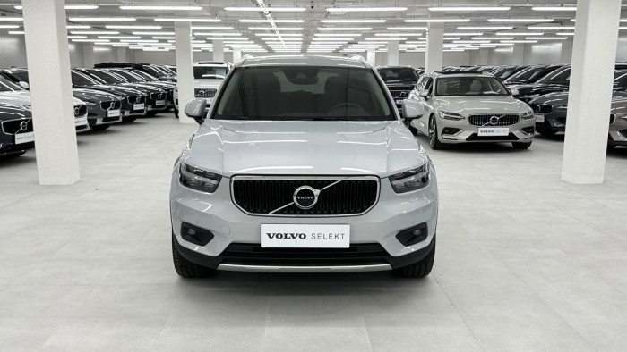 Volvo XC40 B4 AWD MOMENTUM REZERVACE 2.0 Momentum