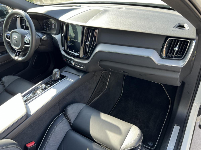 Volvo XC60 B5 AWD R-DESIGN Aut 1.maj.