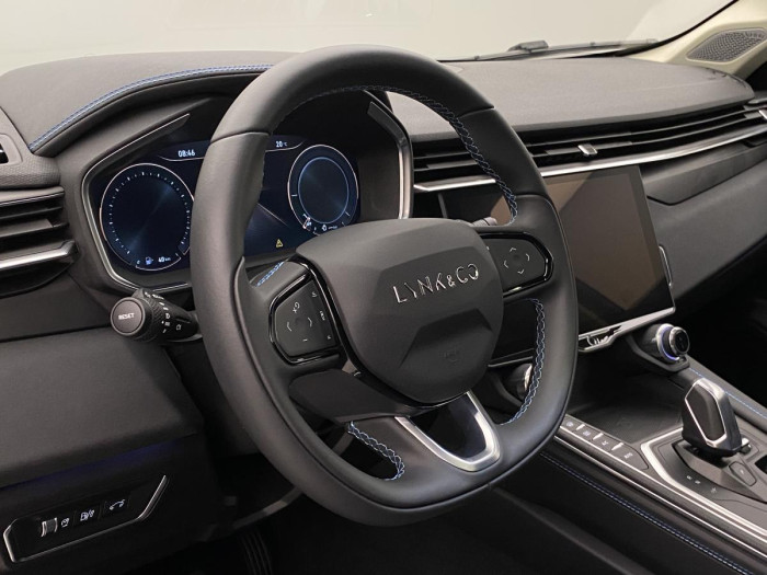 Lynk & Co 01 PHEV DCT AUT 1.maj. REZERVACE