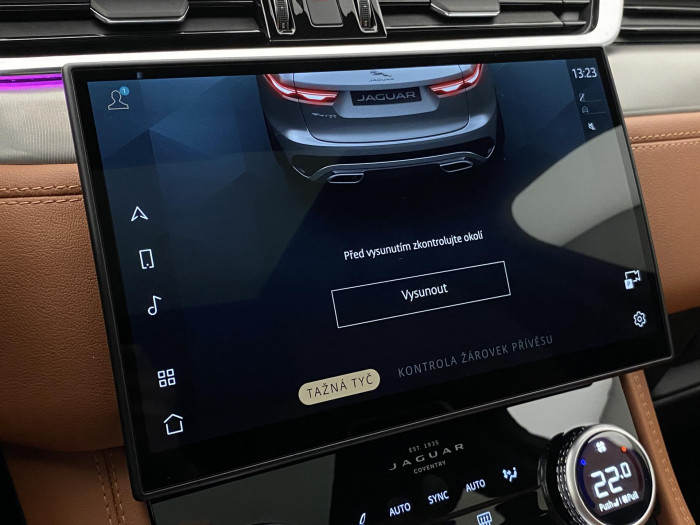 Jaguar F-Pace D300 R-DYNAMIC HSE REZERVACE 3.0 d Dynamic