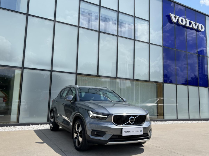 Volvo XC40 D4 AWD MOMENTUM Aut REZERVACE 2.0 d Momentum