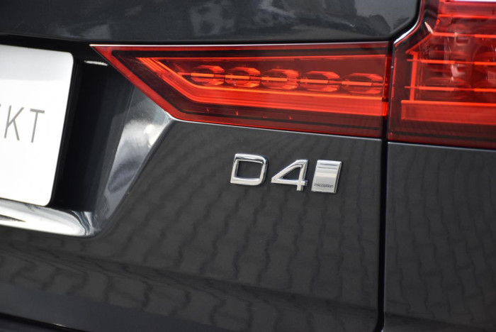Volvo V60 D4 INSCRIPTION AUT REZERVACE 2.0 d