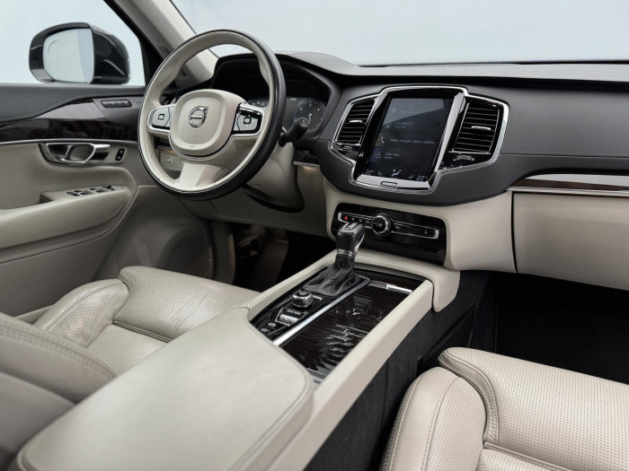 Volvo XC90 D5 AWD INSCRIPTION  CZ 1.maj 2.0 d