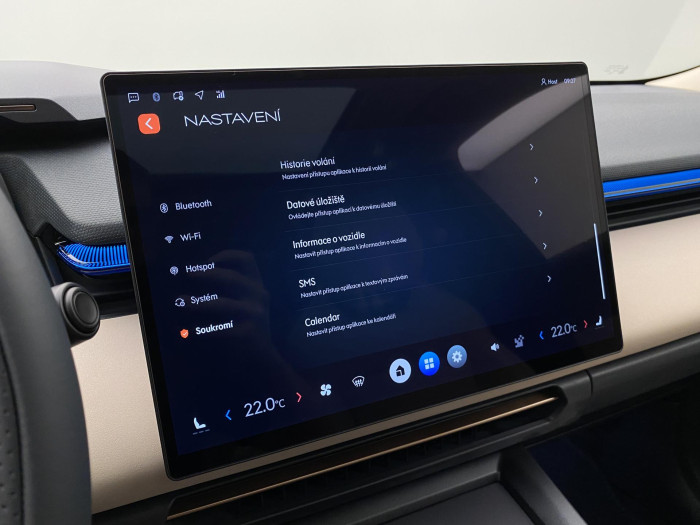 Lynk & Co 08 MORE PHEV