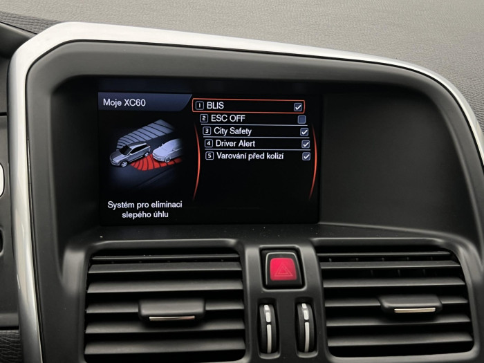 Volvo XC60 D4 AWD SUMMUM 2.4 d Summum