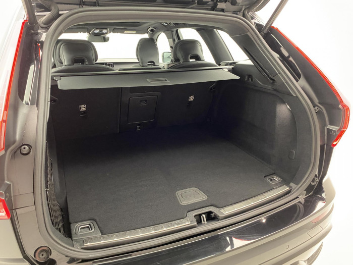 Volvo XC60 B5 AWD R-DESIGN AUT