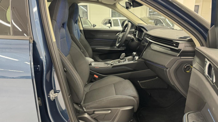 Lynk & Co 01 PHEV DCT AUT 1.maj. REZERVACE