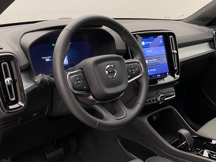 Volvo XC40 B3 DARK PLUS AUT CZ