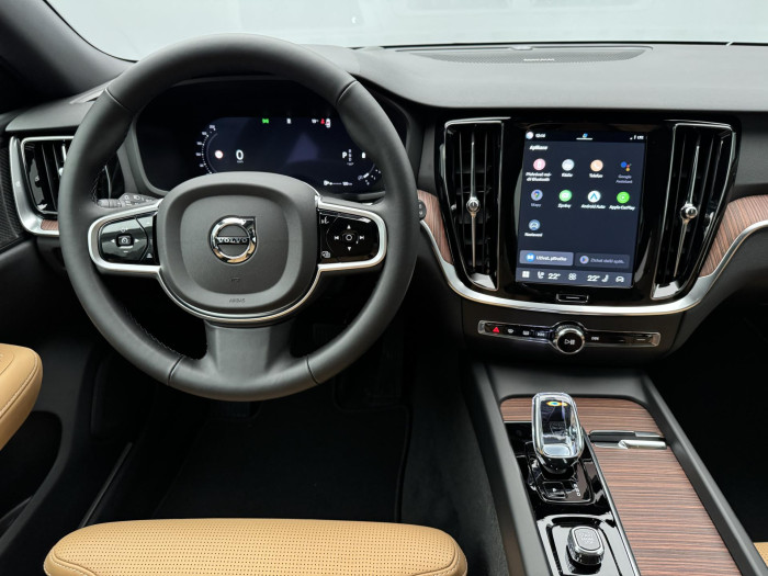 Volvo V60 B4 AUT DARK PLUS