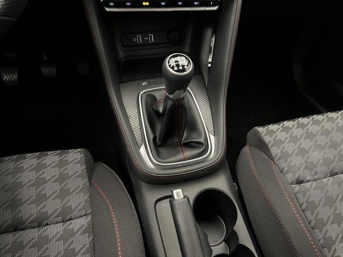 MG ZS ESSENTIAL PLUS 1.5 REZERVACE