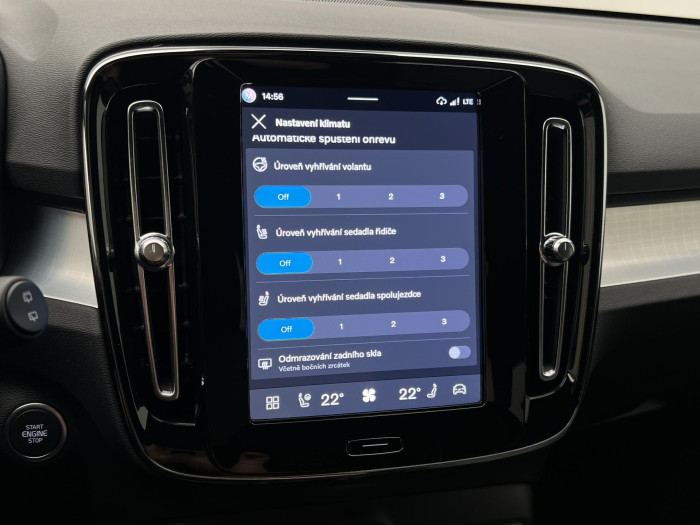 Volvo XC40 B3 DARK PLUS AUT