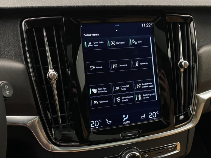 Volvo V90 CC D4 AWD MOMENTUM REZERVACE 2.0 d CC CC Momentum