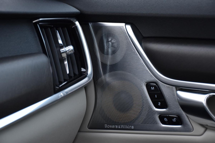Volvo V90 CC D5 AWD PRO AUT REZERVACE 2.0 d CC CC