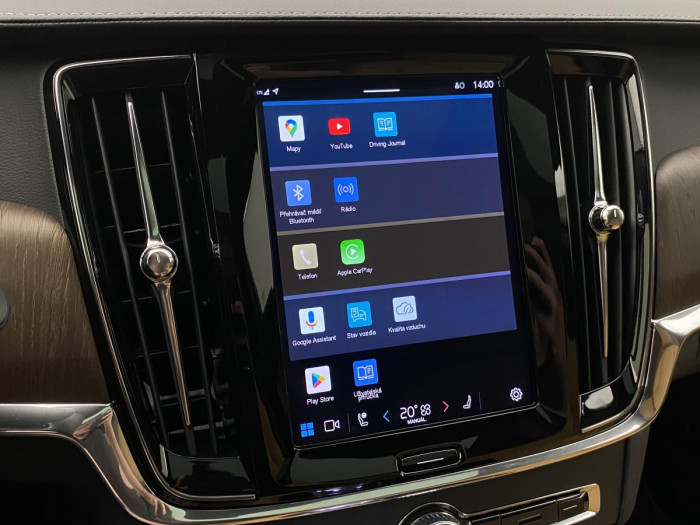 Volvo V90 T6 AWD RECHARGE REZERVACE
