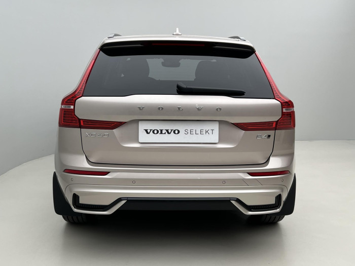 Volvo XC60 B4 AWD PLUS DARK AUT 1.maj.