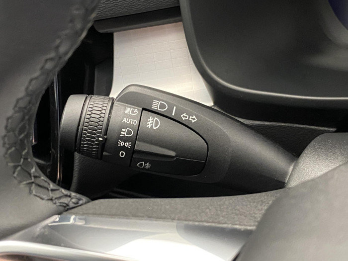 Volvo XC40 B4 PLUS BLACK EDITION AUT CZ