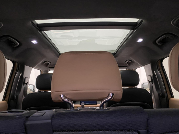 Land Rover Defender 110 D300 X AWD REZERVACE 3.0 d