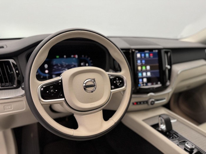 Volvo XC60 B5 AWD PLUS DARK AUT CZ 1.maj.