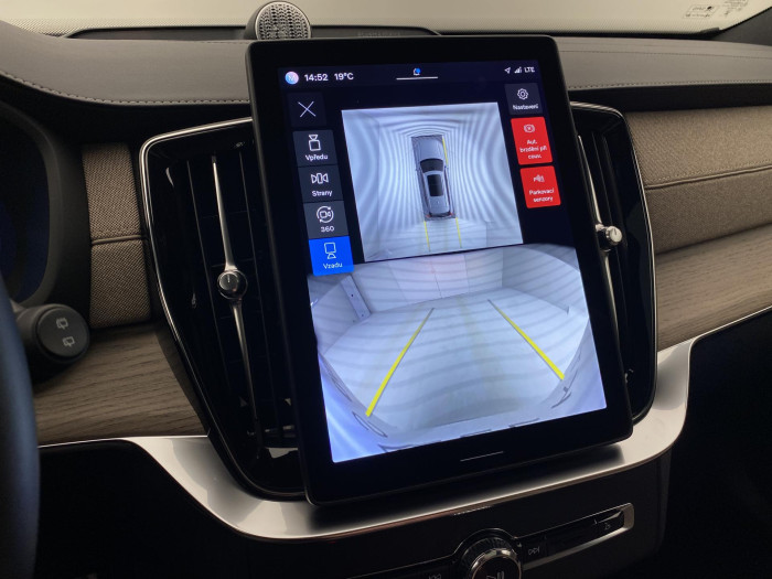 Volvo XC90 T8 AWD RECHARGE REZERVACE