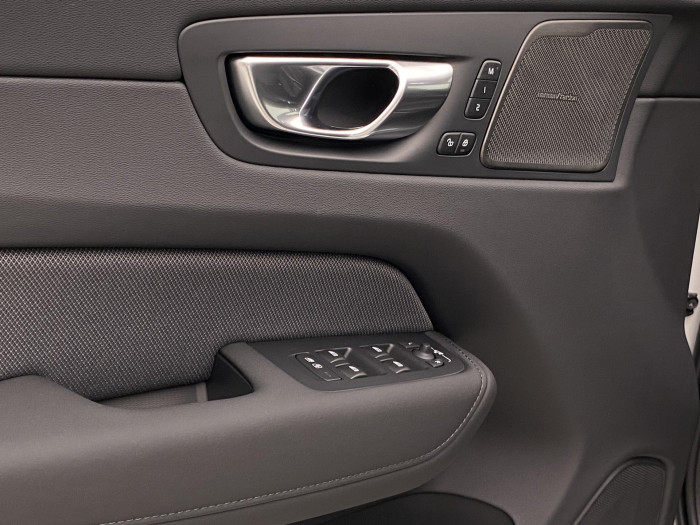 Volvo XC60 B5 AWD AUT PLUS BLACK EDITION