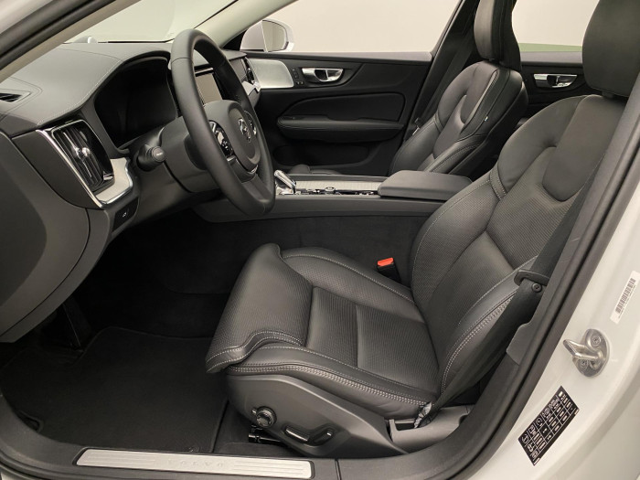Volvo V60 CC B5 AWD ULTIMATE AUT 1.maj 2.0 CC CC