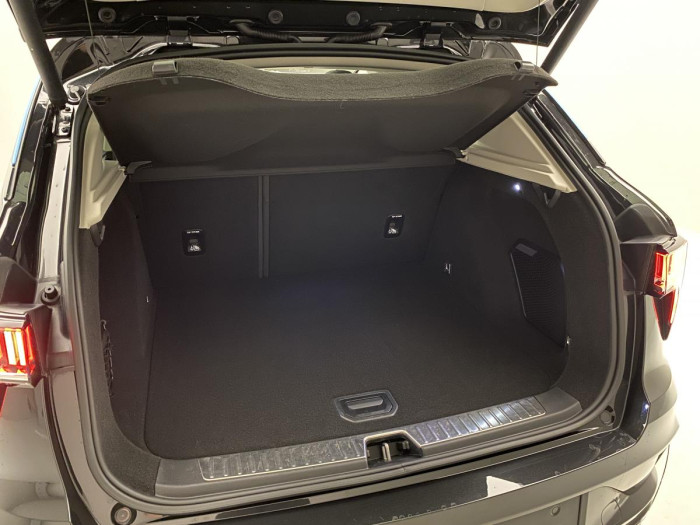 Lynk & Co 01 PHEV DCT AUT 1.maj