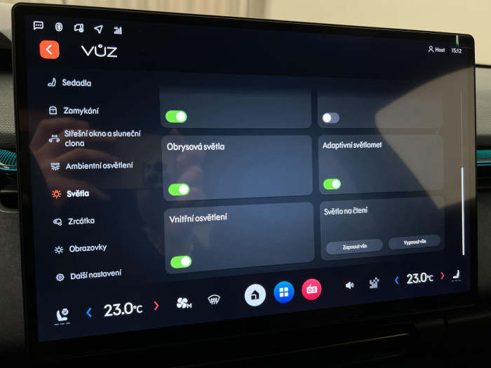 Lynk & Co 08 MORE PHEV