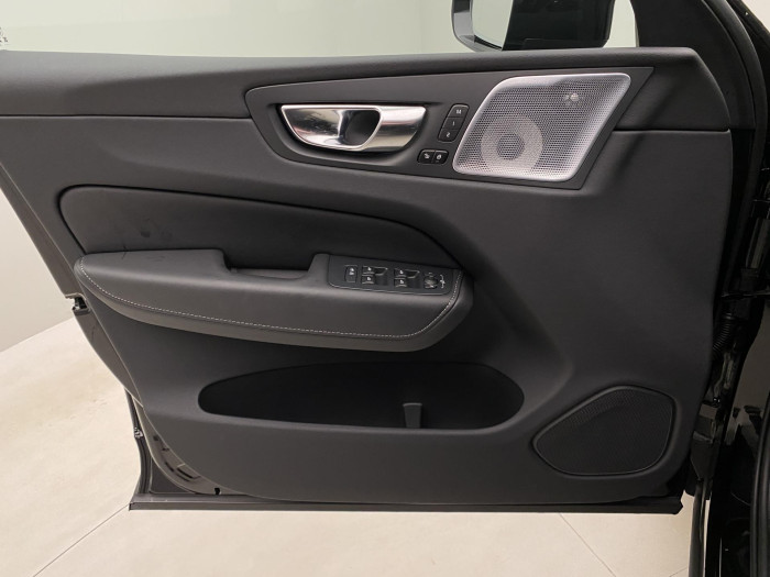 Volvo XC60 B5 AWD ULTIMATE BLACK EDITION 2.0 Edition