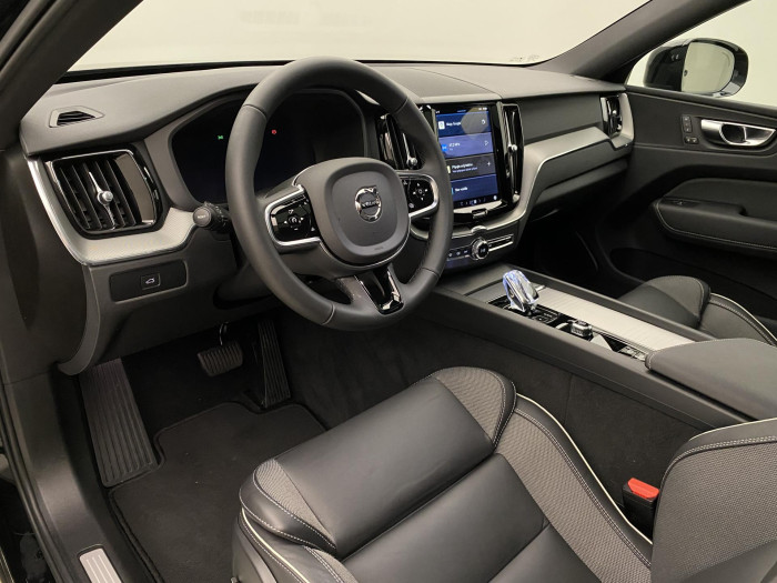 Volvo XC60 B5 AWD BLACK EDITION AUT 1.maj 2.0 Edition