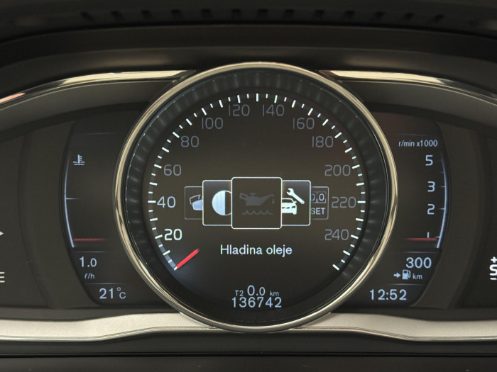 Volvo XC60 D4 AWD SUMMUM AUT REZERVACE 2.4 d Summum