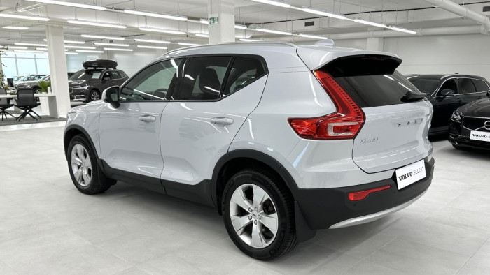Volvo XC40 B4 AWD MOMENTUM REZERVACE 2.0 Momentum