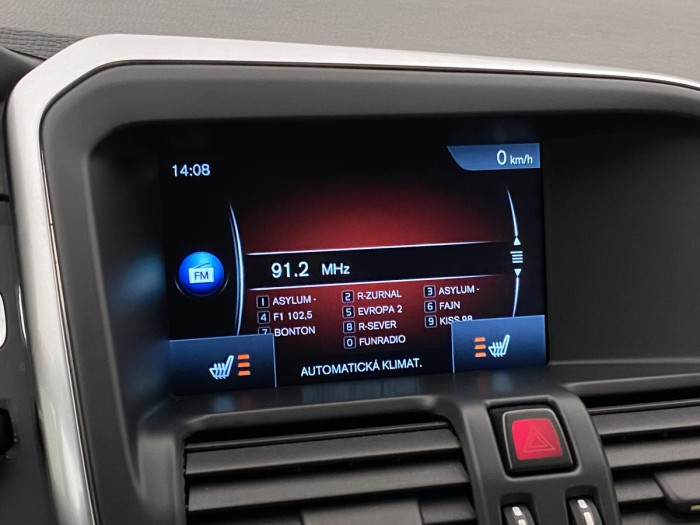 Volvo XC60 D4 AWD SUMMUM REZERVACE 2.4 d Summum