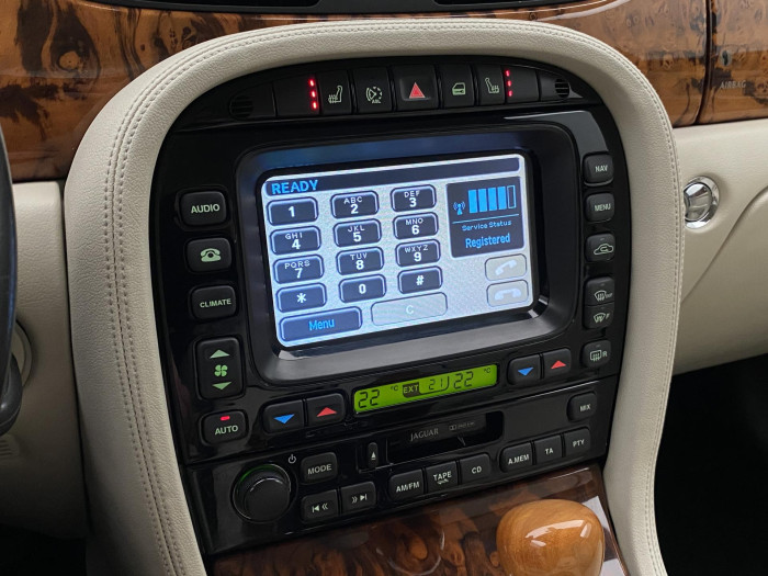 Jaguar XJ 4.2 V8 L EXECUTIVE AUT 1.maj 4.2 V8 Executive