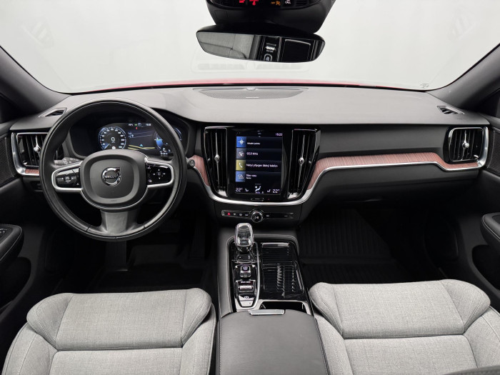 Volvo V60 T8 AWD RECHARGE INSCRIPTION