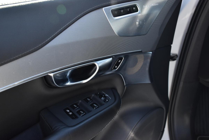 Volvo XC90 B5 AWD R-Design AUT REZERVACE