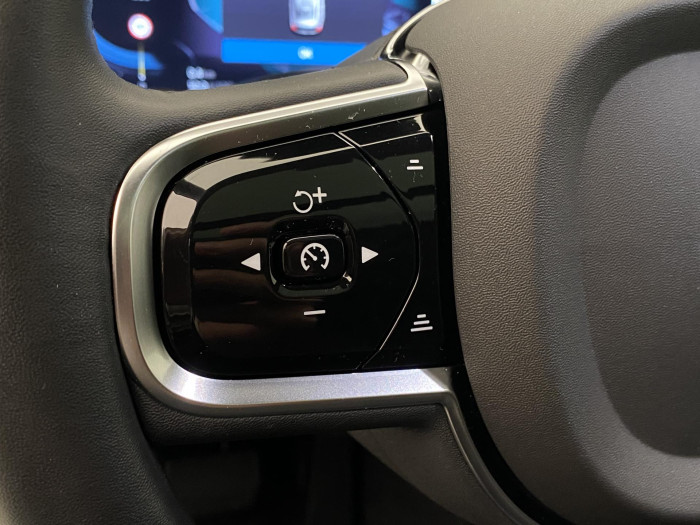 Volvo XC90 B5 AWD ULTIMATE DARK CZ 7míst