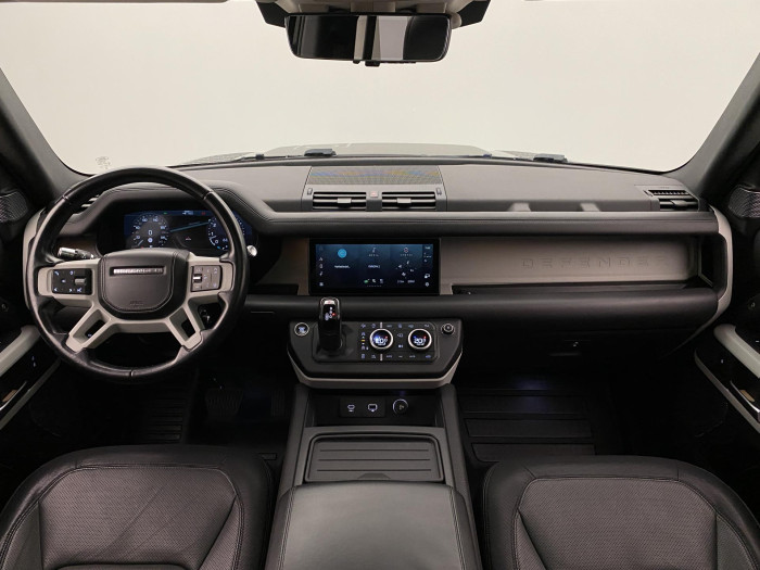 Land Rover Defender 110 P400 HSE AWD REZERVACE