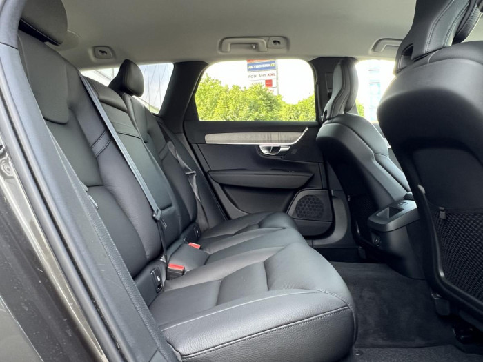 Volvo V90 CROSS COUNTRY B4 AWD Aut 1.maj