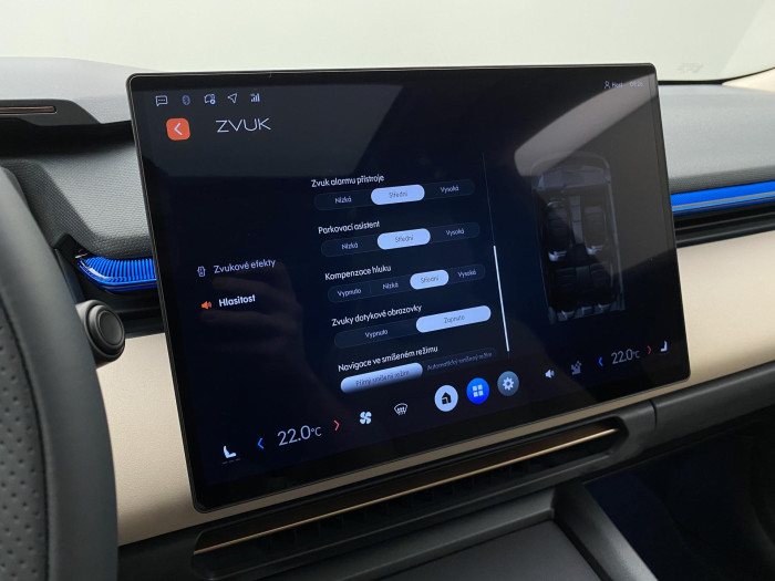 Lynk & Co 08 MORE PHEV